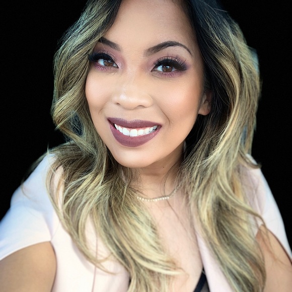 Meet your Posher, Justine - Picture 1 of 5